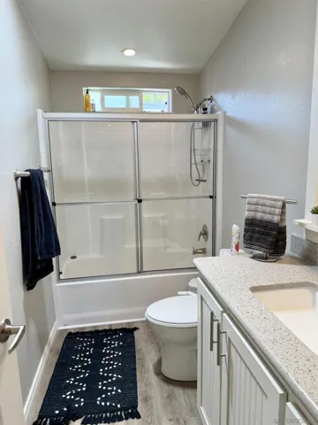 2003 Bayview Heights Spc 138, San Diego, California 92105