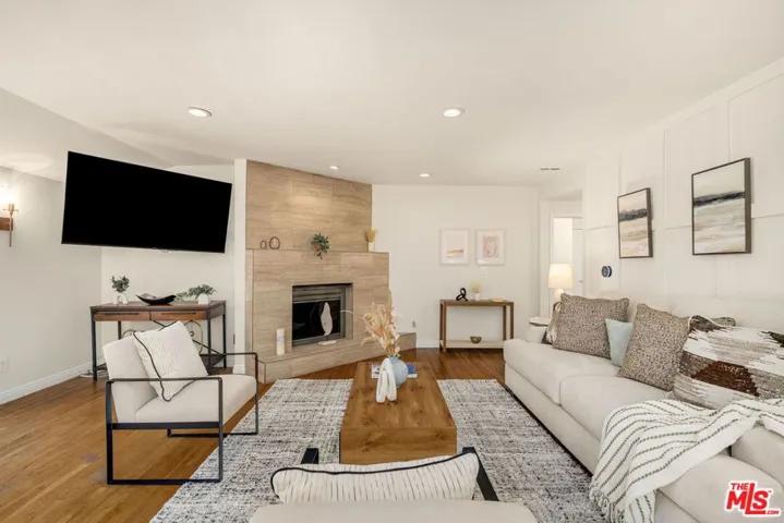 9134 Swinton Avenue, North Hills, California 91343