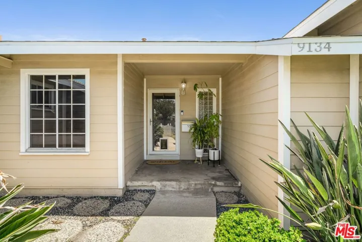 9134 Swinton Avenue, North Hills, California 91343