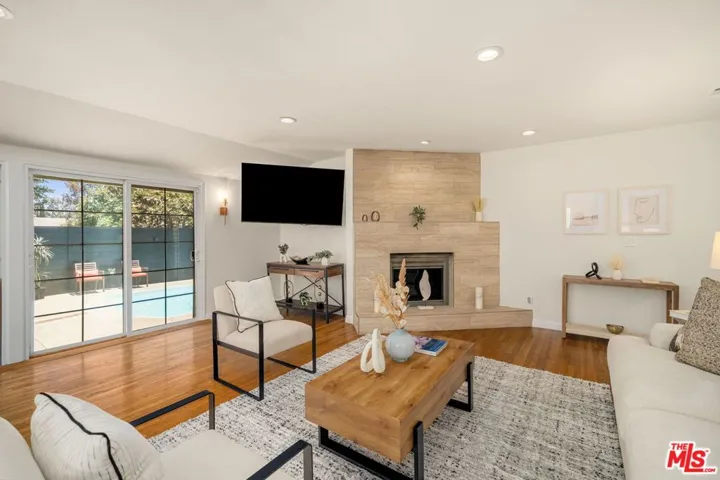 9134 Swinton Avenue, North Hills, California 91343
