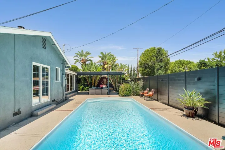 9134 Swinton Avenue, North Hills, California 91343