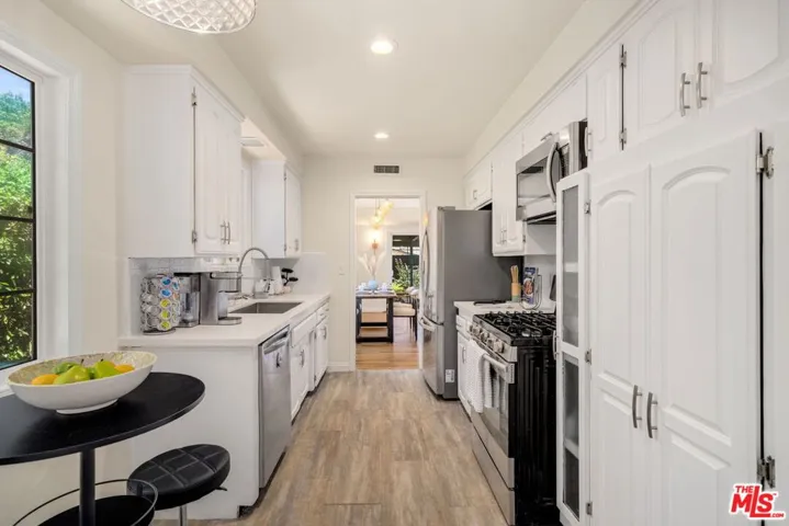 9134 Swinton Avenue, North Hills, California 91343