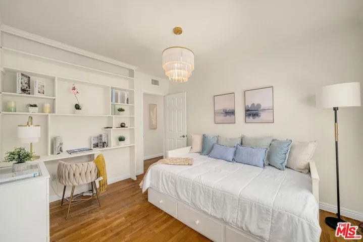 9134 Swinton Avenue, North Hills, California 91343