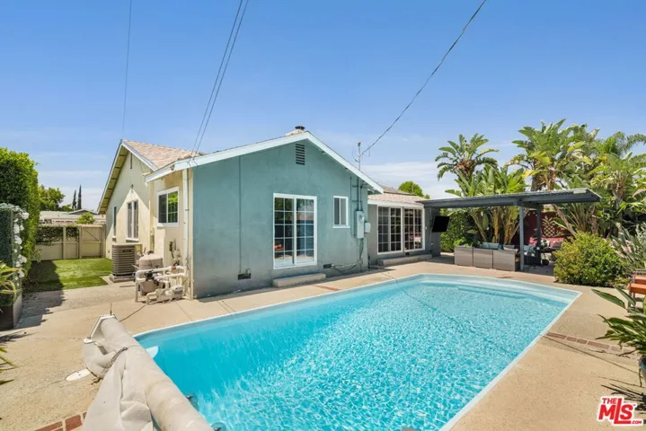 9134 Swinton Avenue, North Hills, California 91343