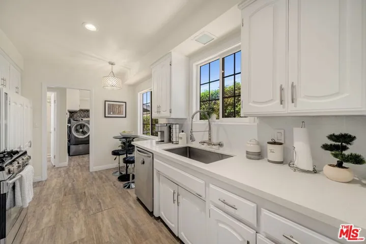 9134 Swinton Avenue, North Hills, California 91343