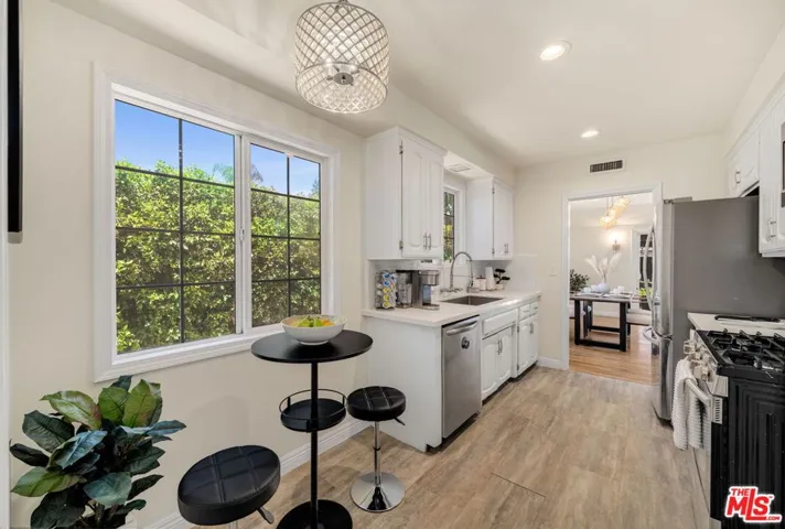 9134 Swinton Avenue, North Hills, California 91343