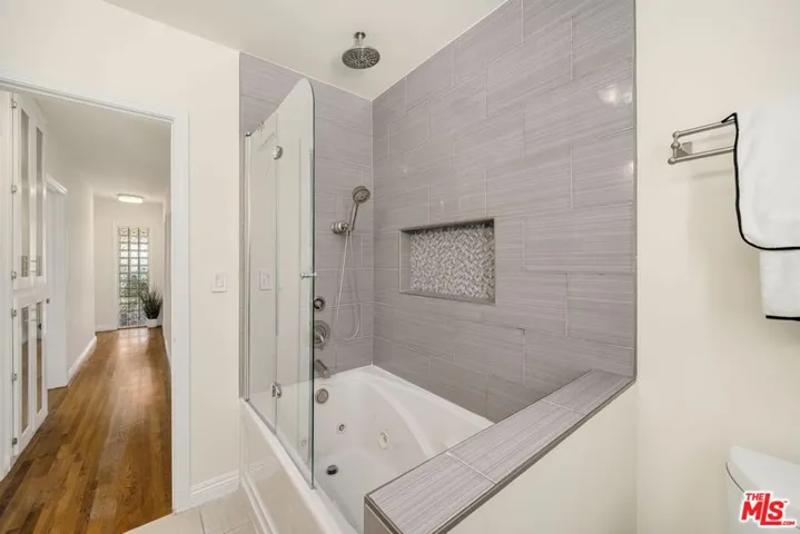 9134 Swinton Avenue, North Hills, California 91343