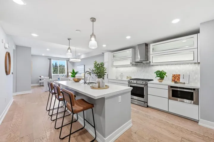 1048 Monroe Street 307, Santa Clara, California 95050