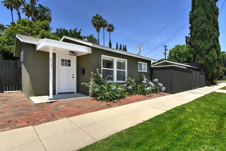 13902 Calvert Street, Valley Glen, California 91401