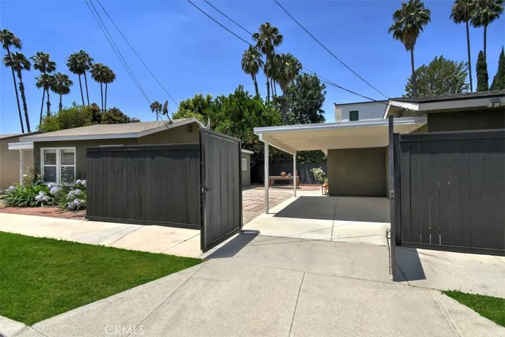 13902 Calvert Street, Valley Glen, California 91401