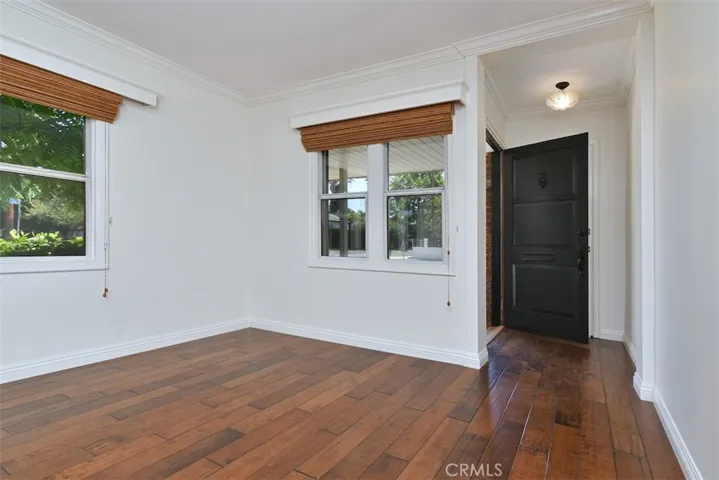 13902 Calvert Street, Valley Glen, California 91401