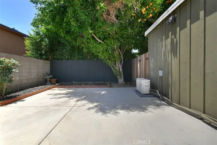 13902 Calvert Street, Valley Glen, California 91401