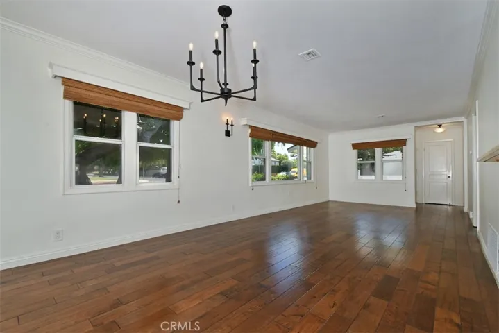13902 Calvert Street, Valley Glen, California 91401