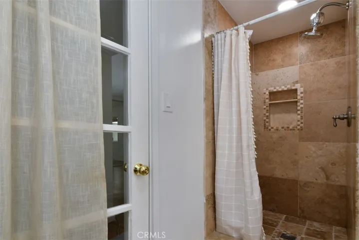 13902 Calvert Street, Valley Glen, California 91401