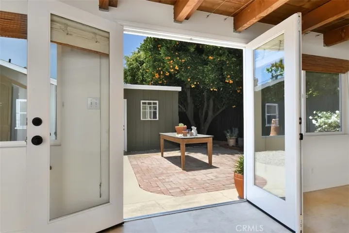 13902 Calvert Street, Valley Glen, California 91401