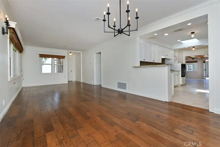 13902 Calvert Street, Valley Glen, California 91401