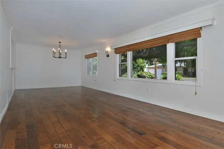 13902 Calvert Street, Valley Glen, California 91401