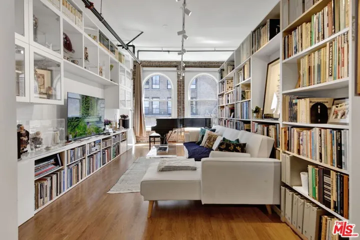 253 S Broadway 403, Los Angeles, California 90012