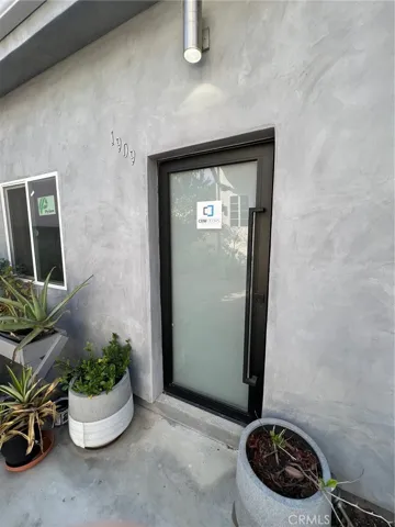 1909 Midvale, Los Angeles, California 90025