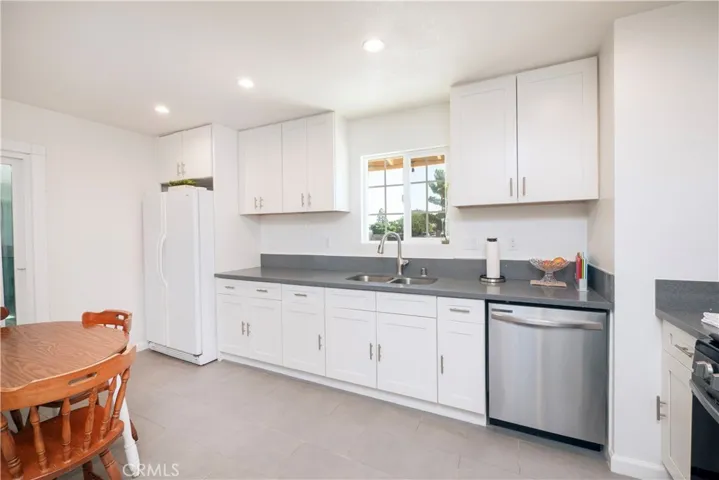10707 Redwood, Hesperia, California 92345