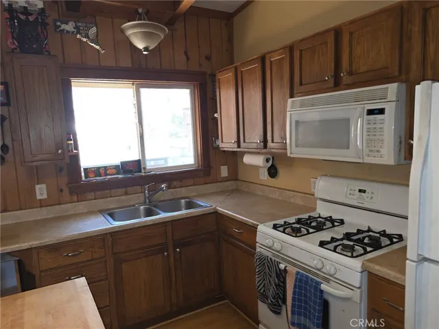 407 Lakeview, Frazier Park, California 93225