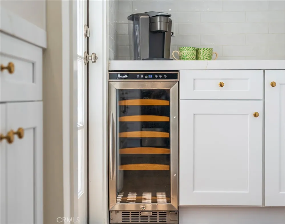 Coffee/breakfast bar also has a beverage fridge