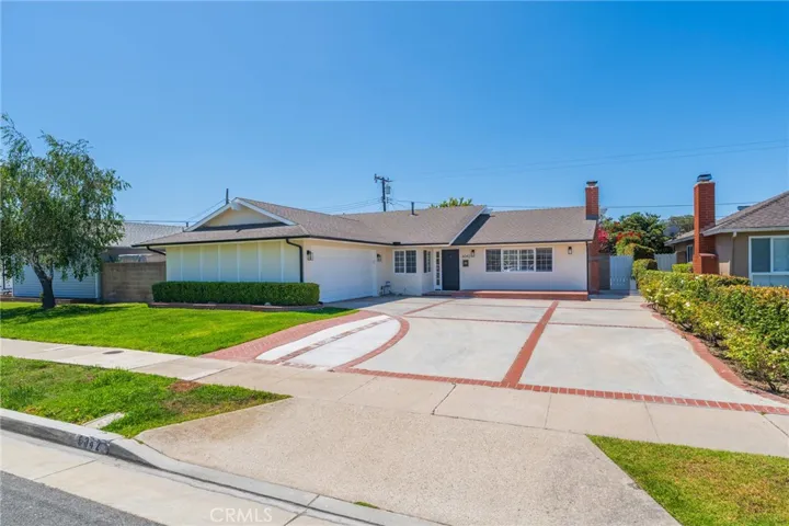 6042 Stone, Huntington Beach, California 92647