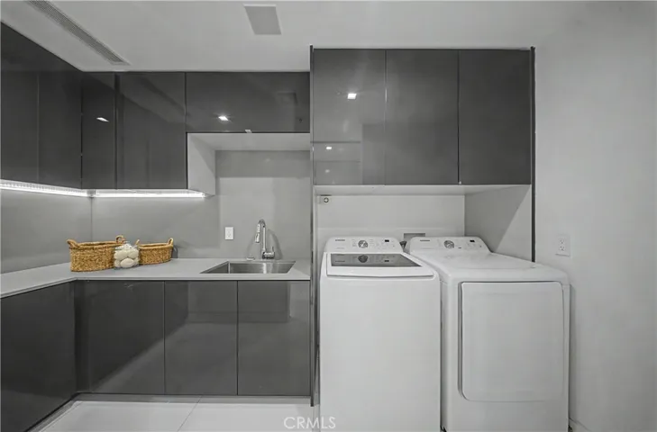 9459 Beverly Crest, Beverly Hills, California 90210