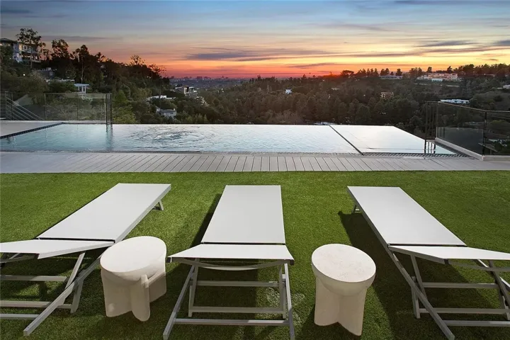 9459 Beverly Crest, Beverly Hills, California 90210