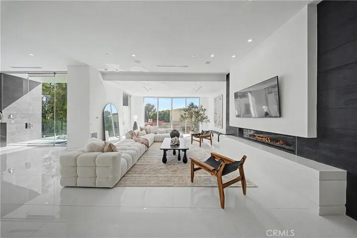 9459 Beverly Crest, Beverly Hills, California 90210