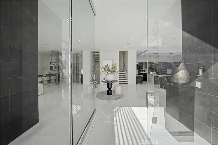 9459 Beverly Crest, Beverly Hills, California 90210