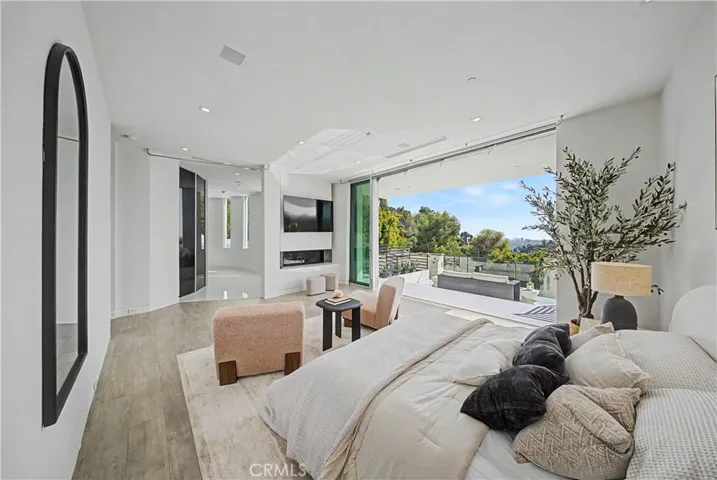 9459 Beverly Crest, Beverly Hills, California 90210