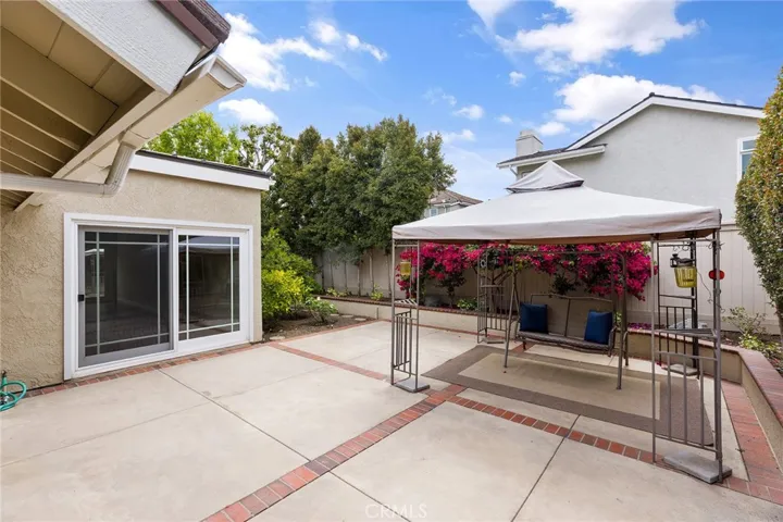 14 Woodgrove 19, Irvine, California 92604