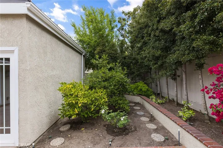 14 Woodgrove 19, Irvine, California 92604