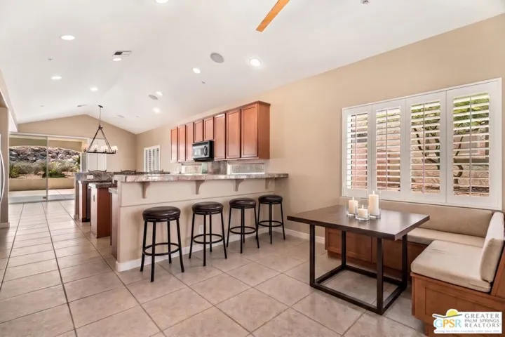 breakfast room virtually stage