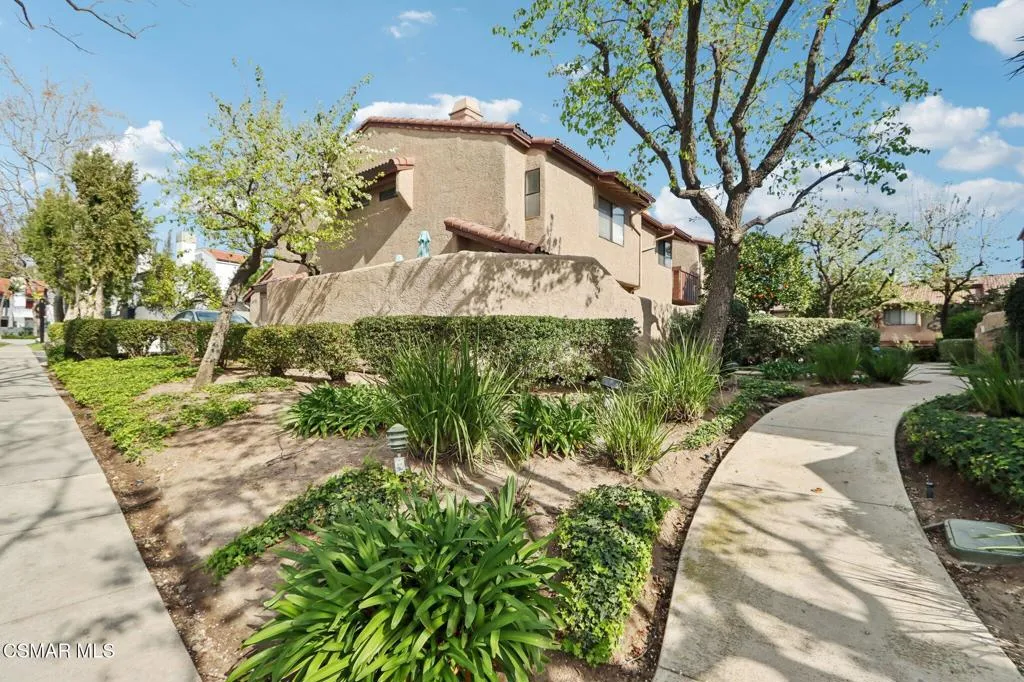 1-web-or-mls-Chandler Ave-S0702-001