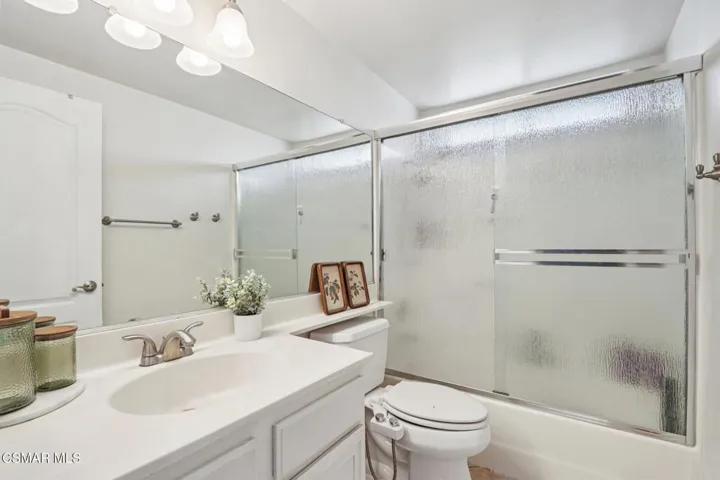 1-web-or-mls-Chandler Ave-S0702-017