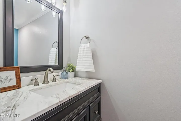 1-web-or-mls-Chandler Ave-S0702-016