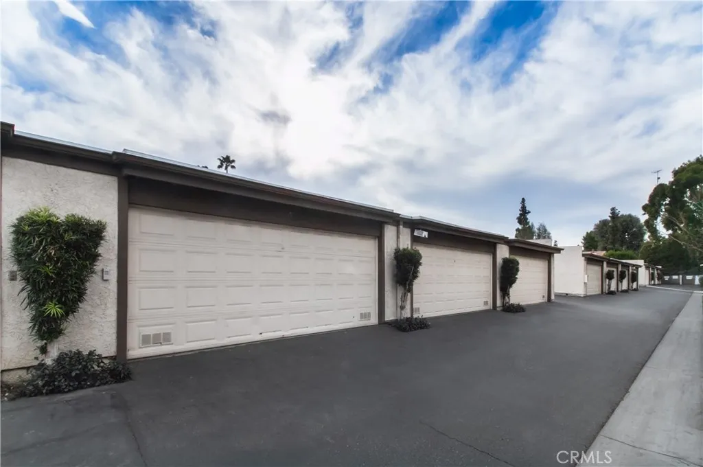 2 car detached garage