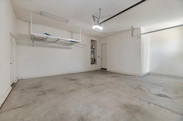 37-Garage
