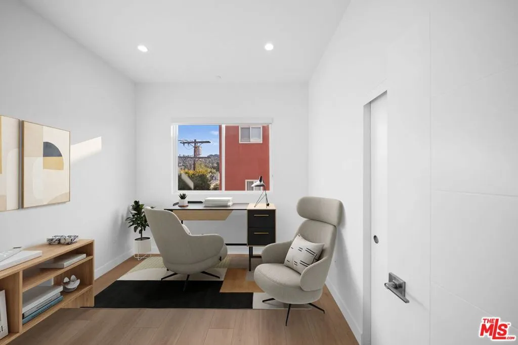 Bedroom 3 (Office)