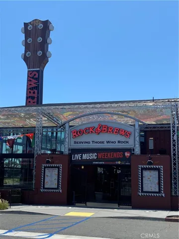 Nearby Popular Rock & Brews Less than 1/2 away.