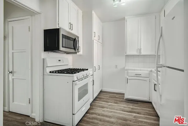 702 S Pacific Coast Highway, Redondo Beach, California 90277
