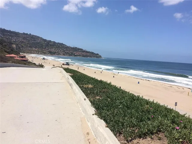 702 S Pacific Coast Highway, Redondo Beach, California 90277