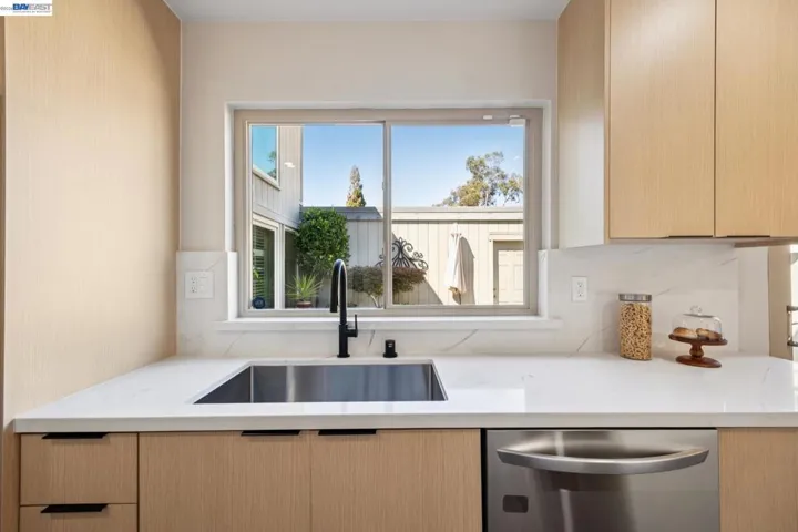 3430 Camanoe Ln, Alameda, California 94502