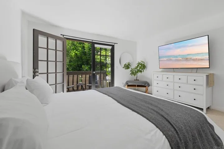 2372 Altisma Way C, Carlsbad, California 92009