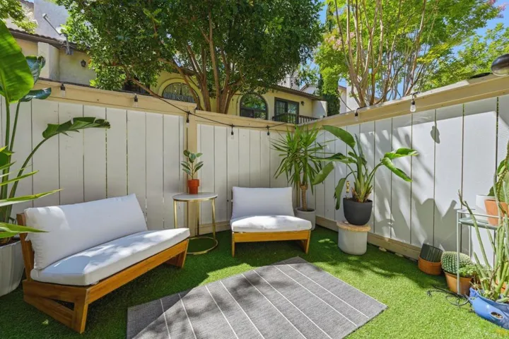 2372 Altisma Way C, Carlsbad, California 92009