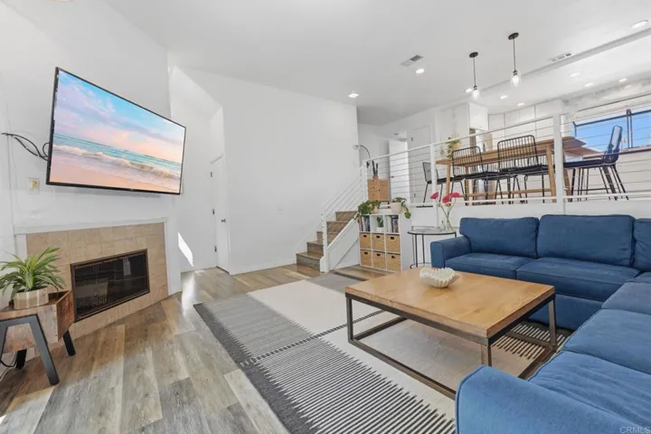 2372 Altisma Way C, Carlsbad, California 92009