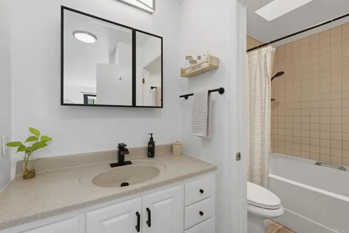 2372 Altisma Way C, Carlsbad, California 92009