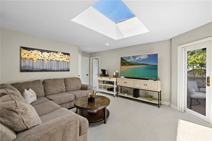 bonus room - up with balcony